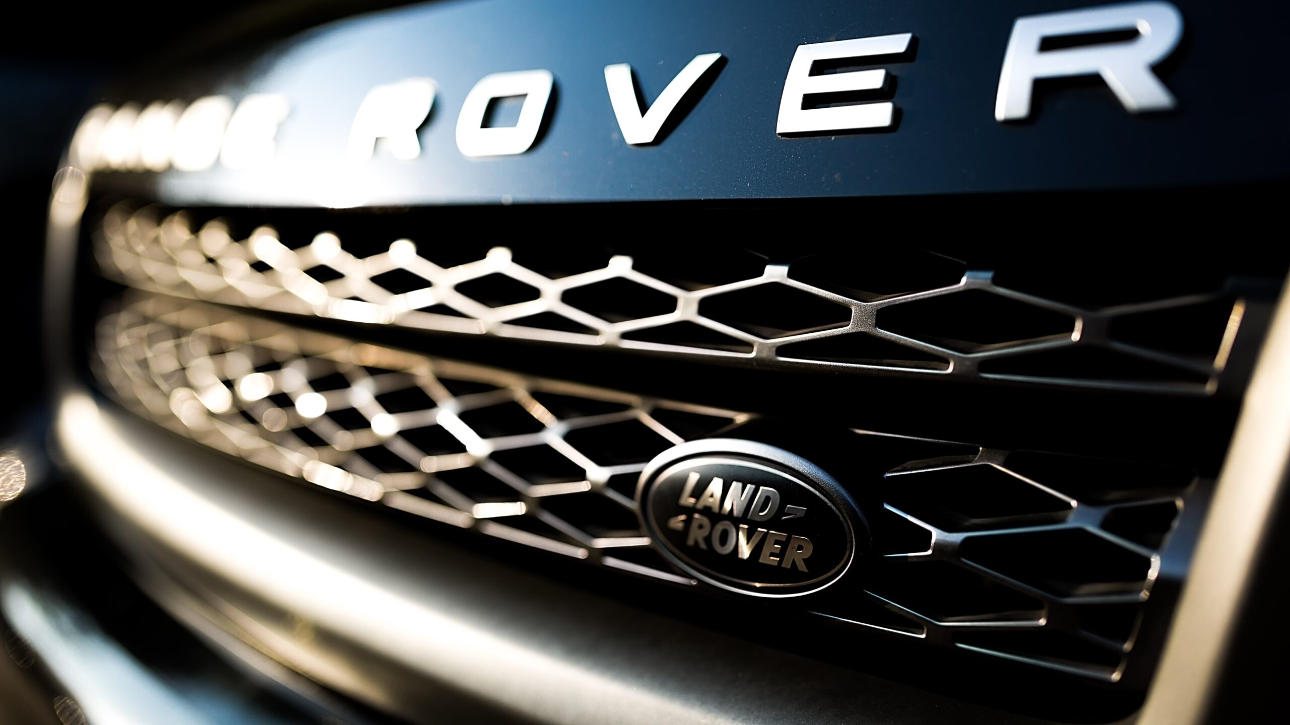 What is the difference between Land Rover and Range Rover?